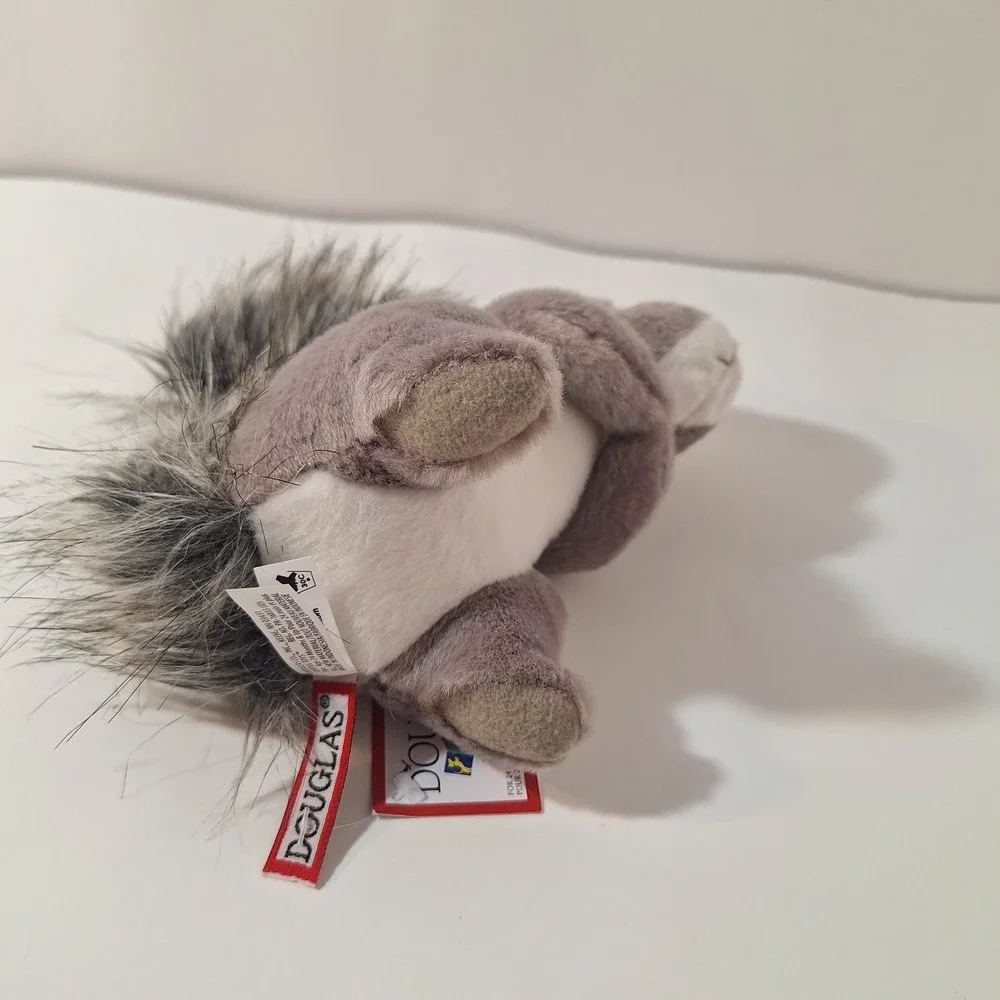 Douglas Shasta Grey Squirrel‎ plush  Cuddle stuffed animal 6
